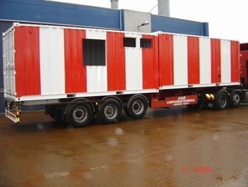 2x20´ skibscontainere malet i signalfarver